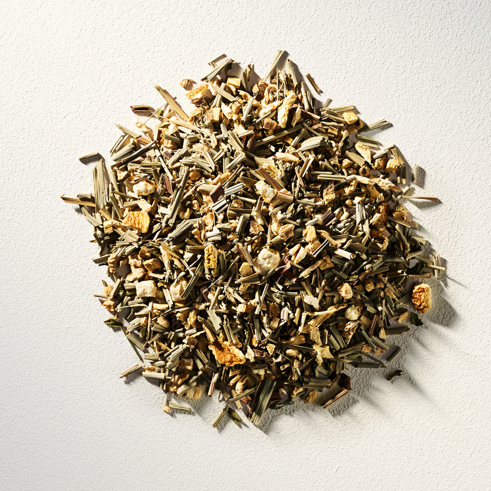 Nahaufnahme von der Teemischung Ingwer Infusion Kräutertee